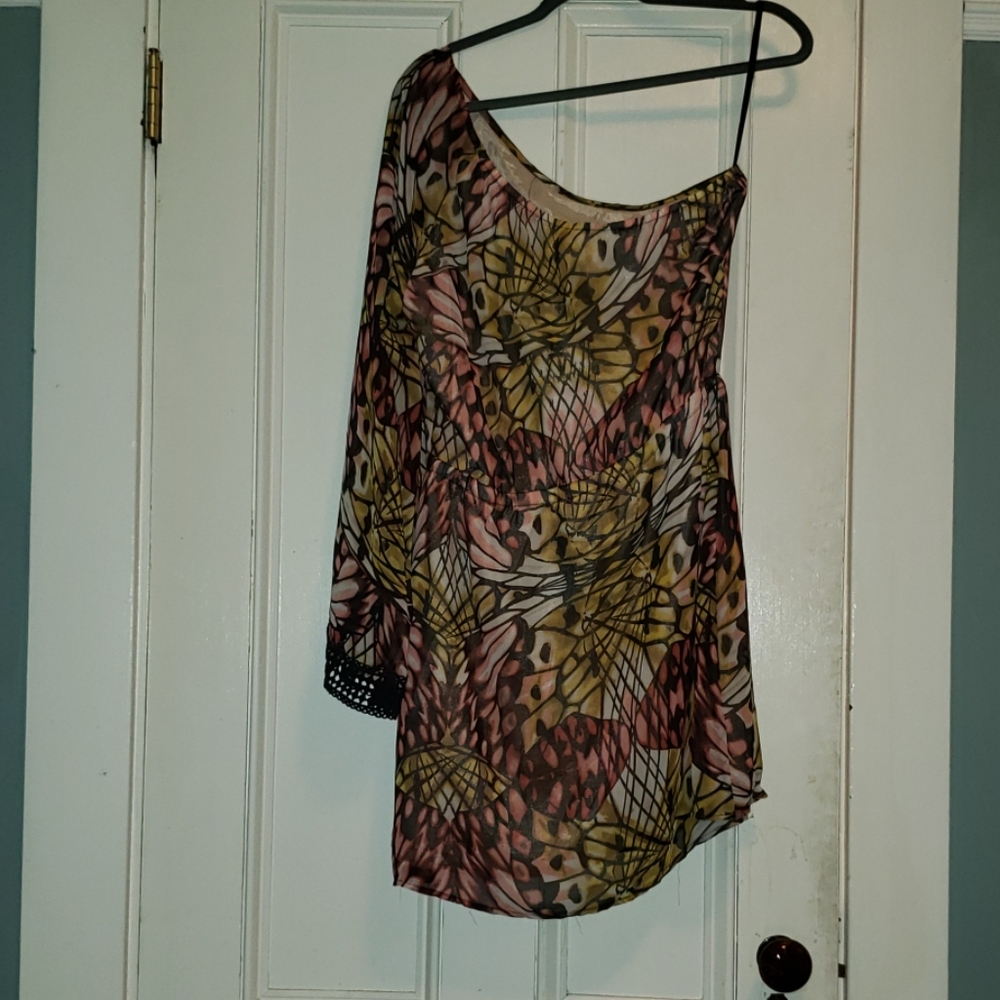 One shoulder dress
